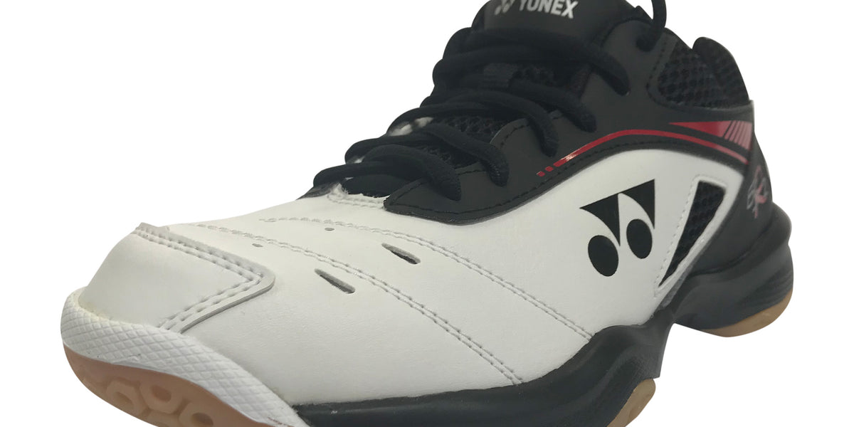 Yonex power cushion on sale 65r2 badminton shoes